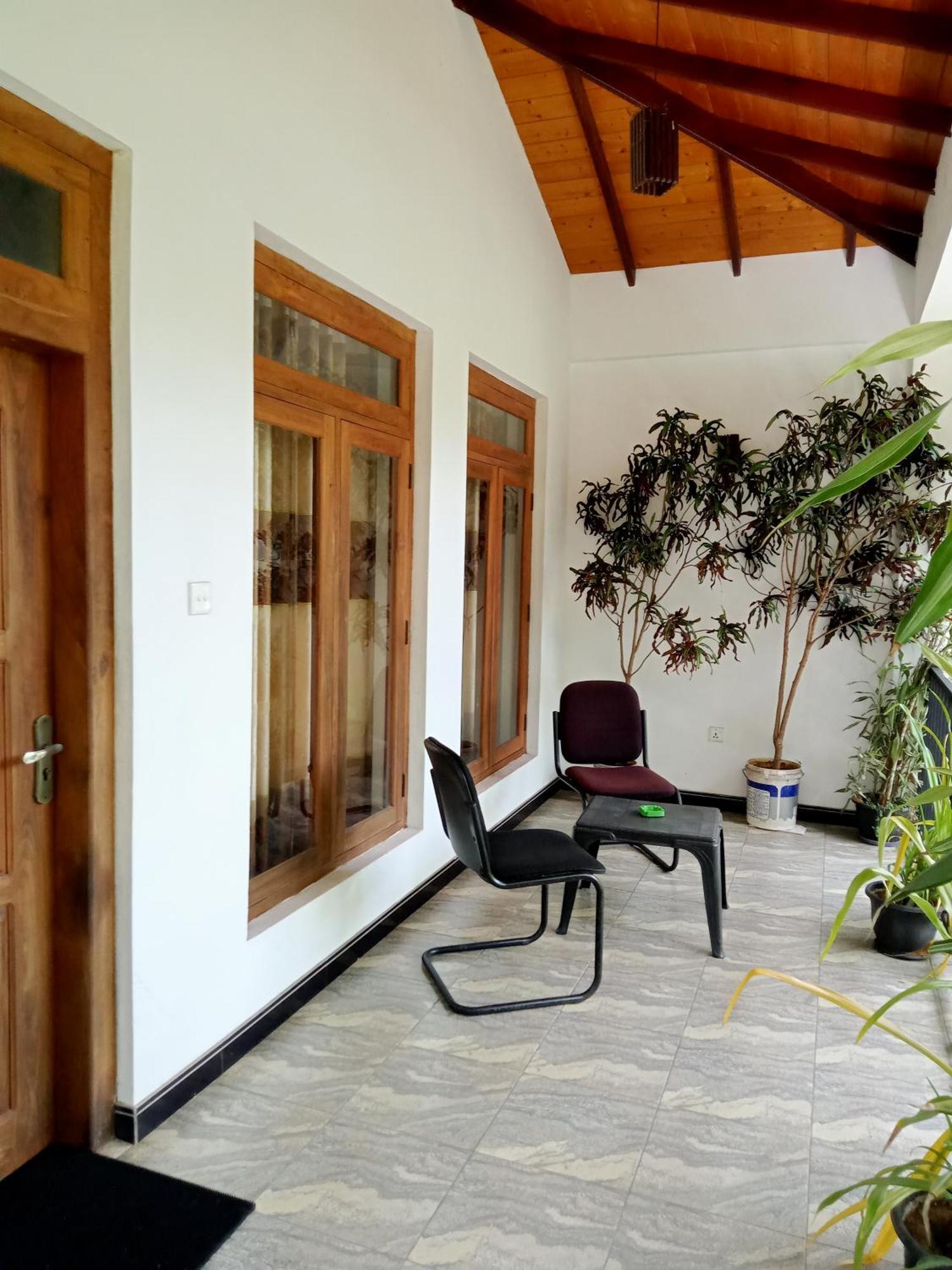 Kithmi Resort ポロンナルワ エクステリア 写真